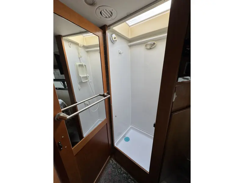 2011 LEISURE TRAVEL UNITY 24IB