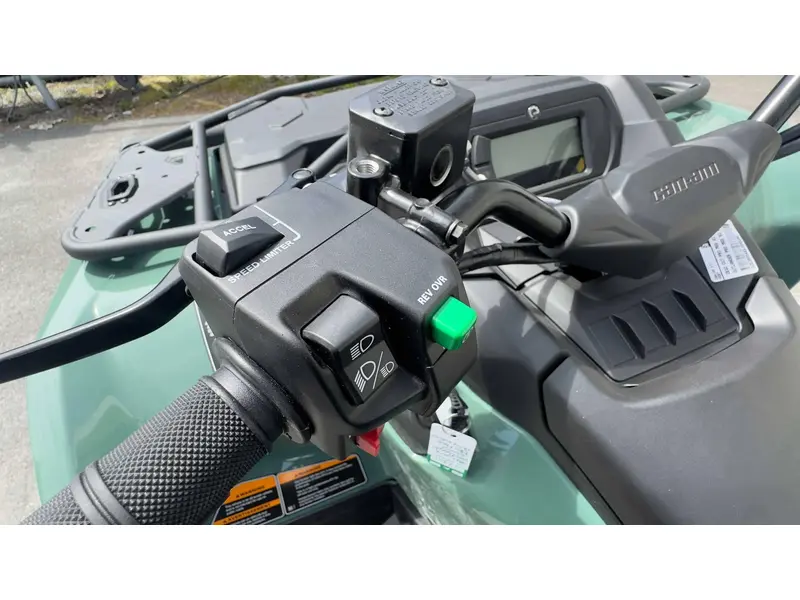 2025 Can-Am OUTLANDER MAX PRO XU HD7