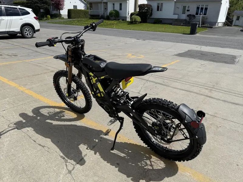 2025 Surron LIGHT BEE X MOTOCROSS ÉLECTRIQUE