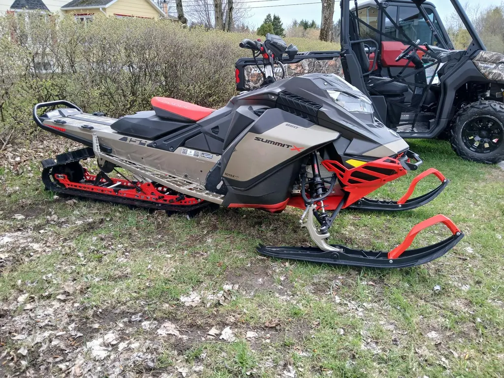 2022 Ski-Doo summit x 850-154