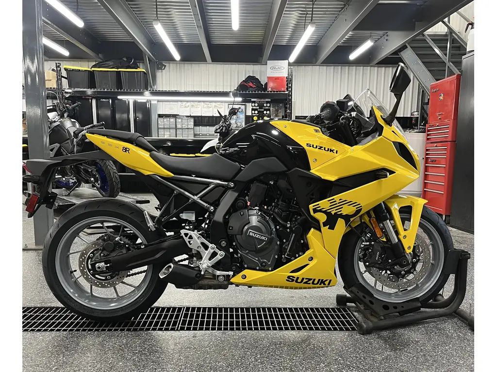 Suzuki GSX-8R 2025