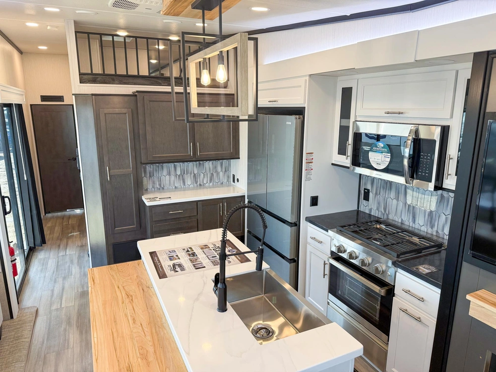 2024 Cedar Creek By Forest River 2024 Cedar Creek Cottage 40cdl alt