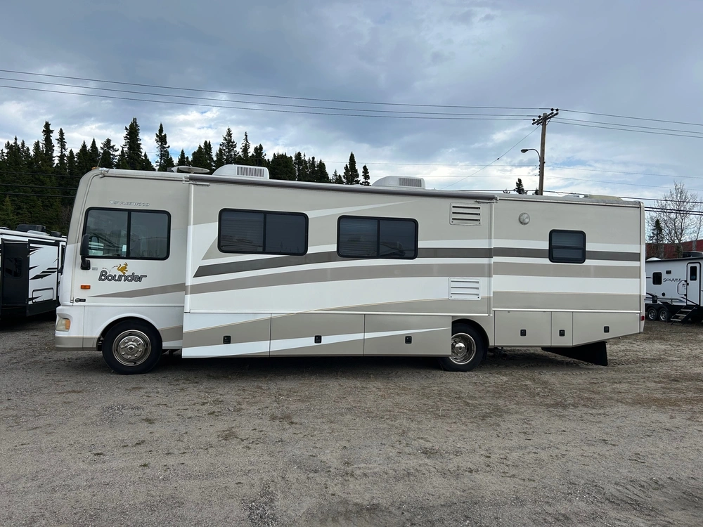 Fleetwood Bounder 35e 2006 alt