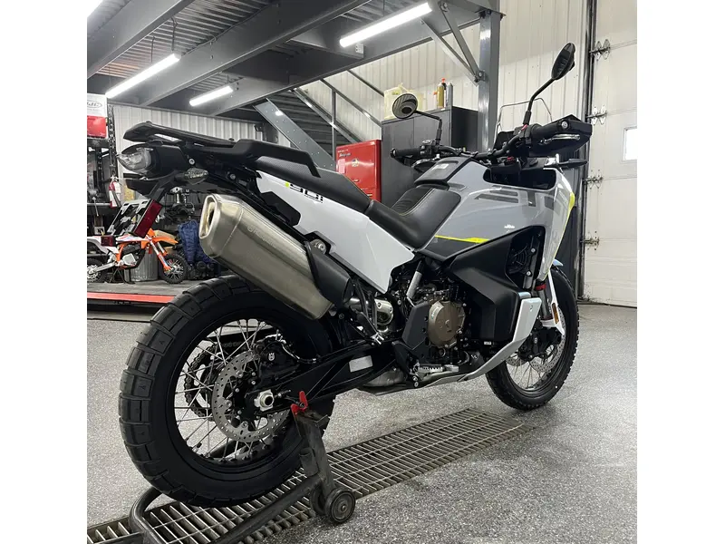 2025 Husqvarna NORDEN 901