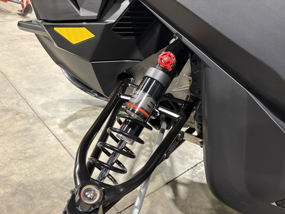 Brp Backcountry X-rs 146 (43'') 850 E-tec Ice Storm 150 1.5'' E.s. W/ 10.25'' Touchscreen 2025 2025 alt