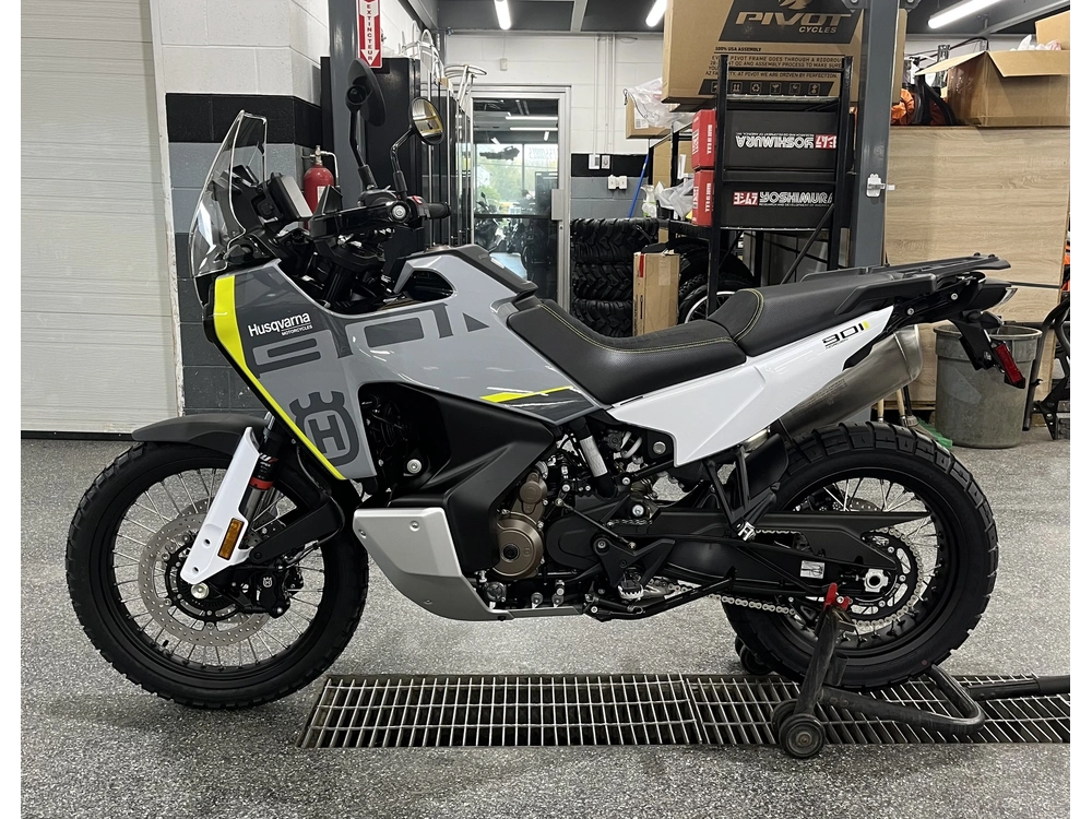 Husqvarna Norden 901 2025 alt