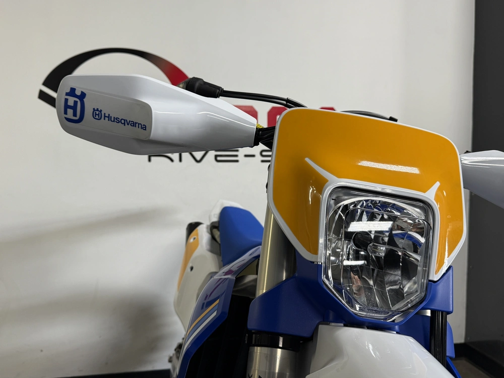 2025 Husqvarna Te 300 Heritage *2.99% Sur 60 Mois alt