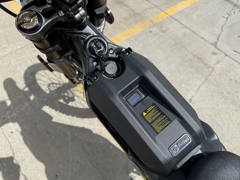 2025 Surron LIGHT BEE X MOTOCROSS ÉLECTRIQUE