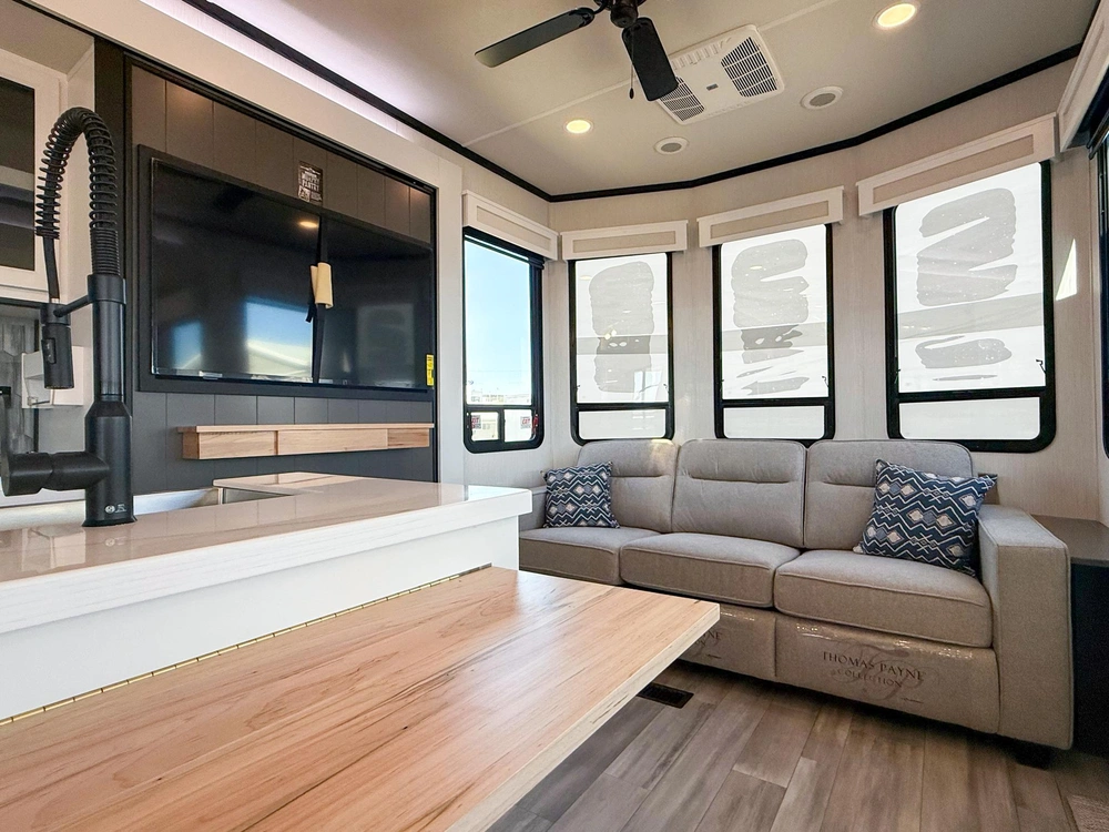 2024 Cedar Creek By Forest River 2024 Cedar Creek Cottage 40cdl alt