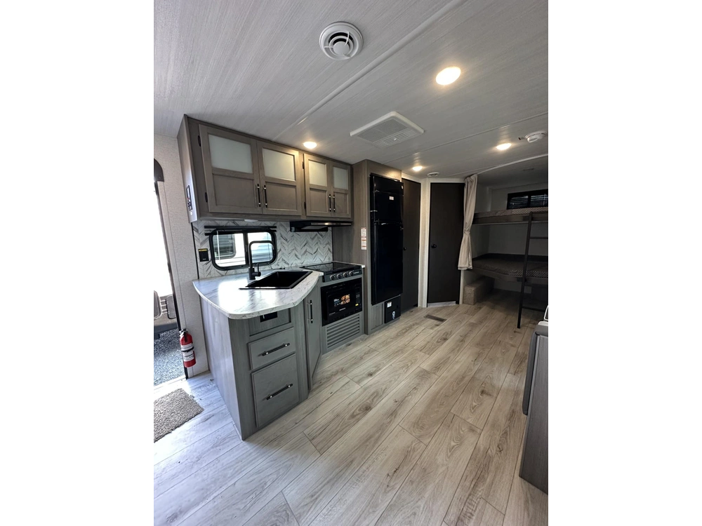 2025 Keystone Rv Hideout 261bh alt