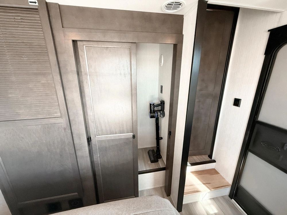 2024 Cedar Creek By Forest River 2024 Cedar Creek Cottage 40cdl alt