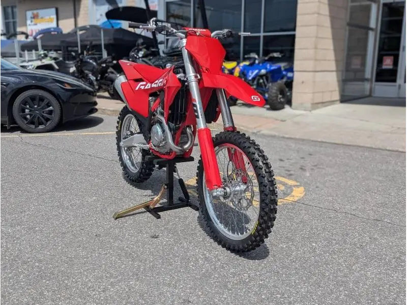 2024 GASGAS MC 450F thumbnail 2