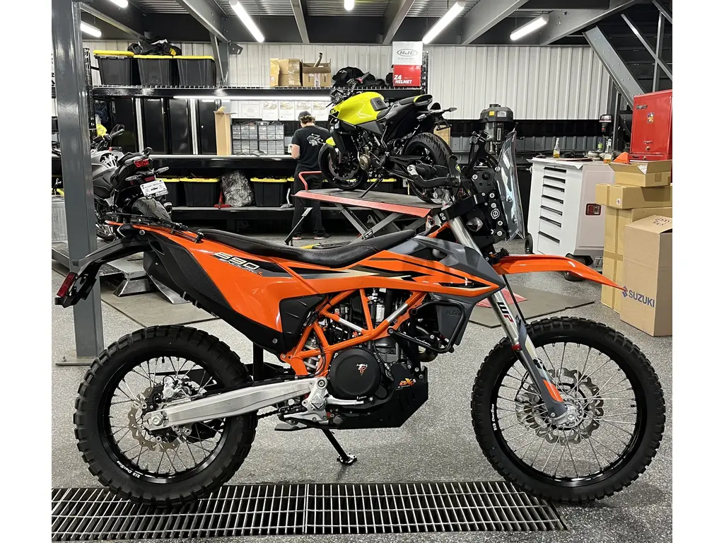 2023 KTM 690 Enduro R