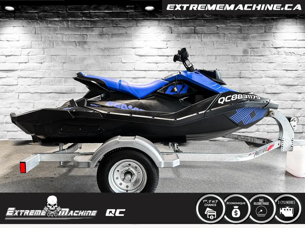 2023 SEA-DOO SPARK TRIXX 3 UP IBR + AUDIO SEULEMENT 34H – COMME NEUF!!!