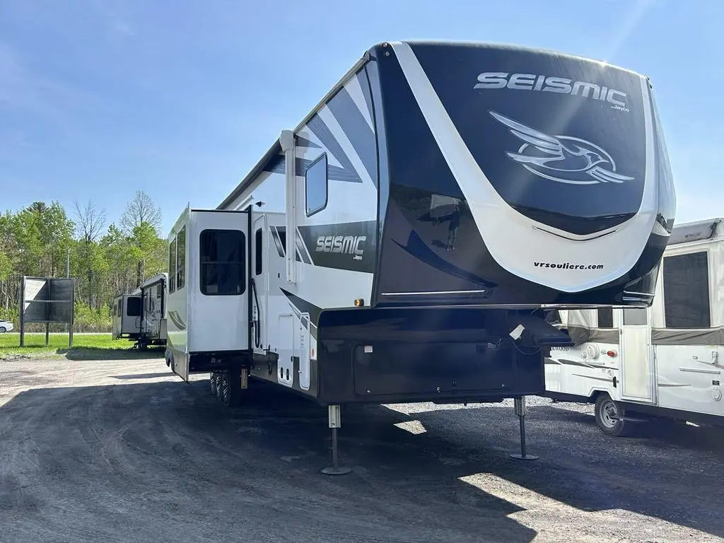 2023 Jayco SEISM M395