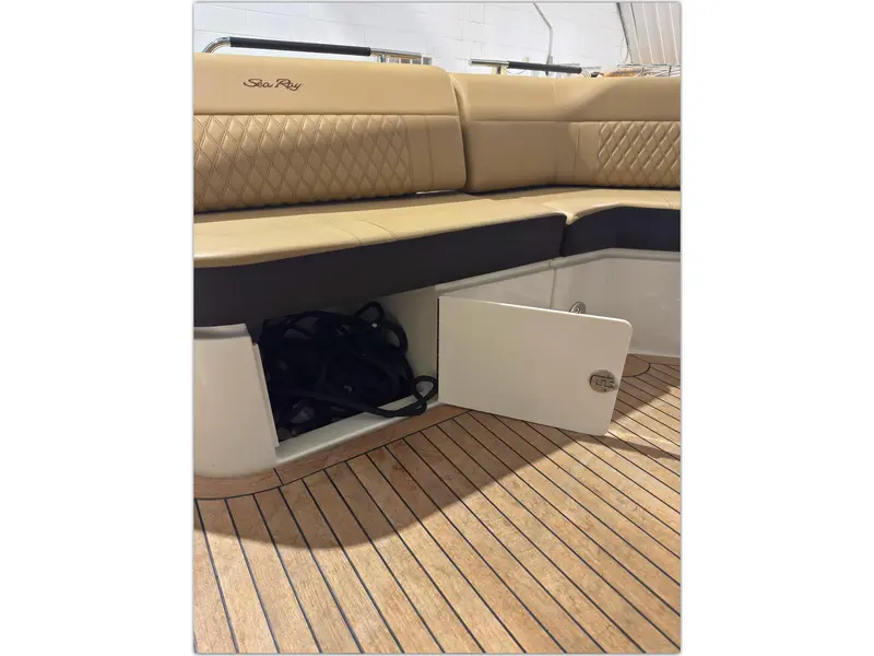 Sea Ray SLX 400 2021