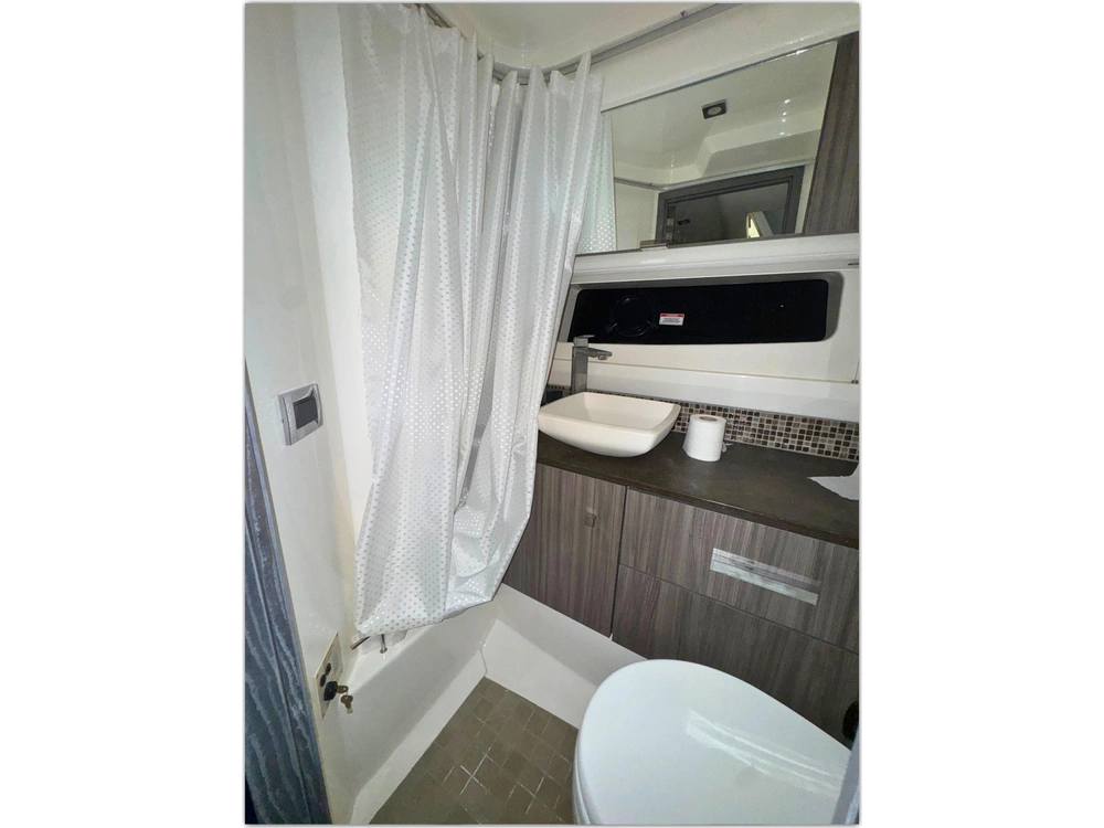 2021 Sea Ray Slx400 $519,000 Usd alt