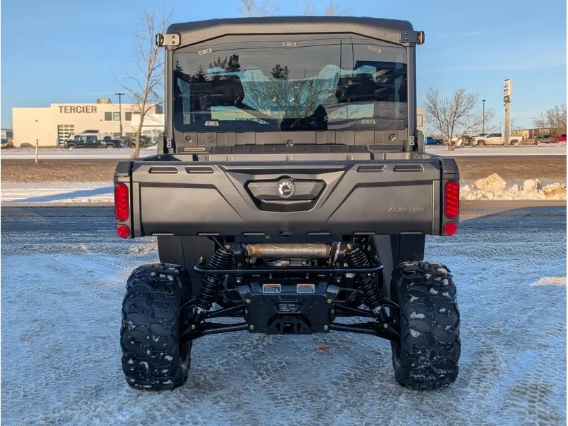 2026 Can-Am Defender DPS CAB HD9