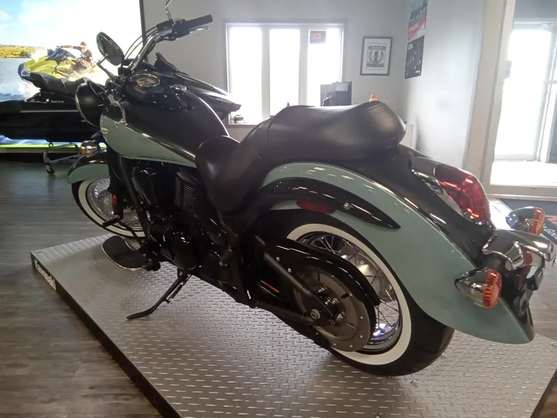 2025 Kawasaki VULCAN 900 CLASSIC
