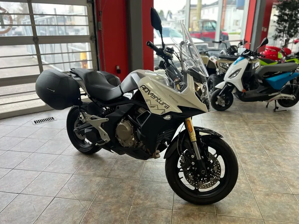 2023 CFMOTO ADVENTURA 650