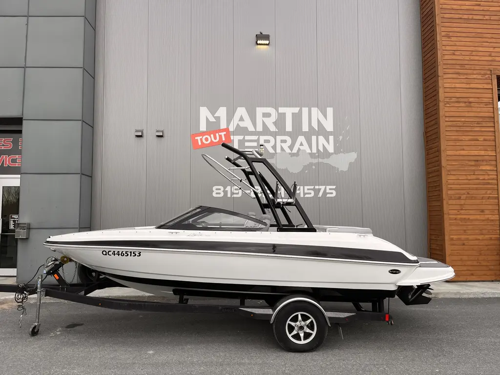 2014 Larson LXI 20