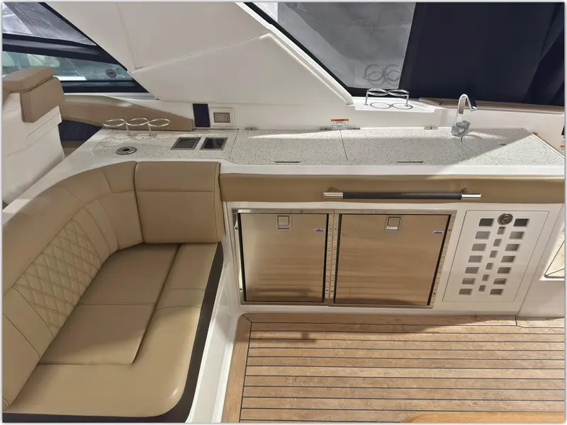Sea Ray SLX 400 2021