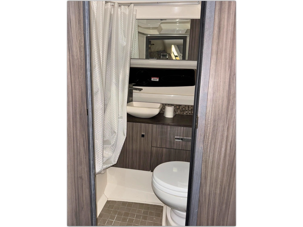 2021 Sea Ray Slx400 $519,000 Usd alt