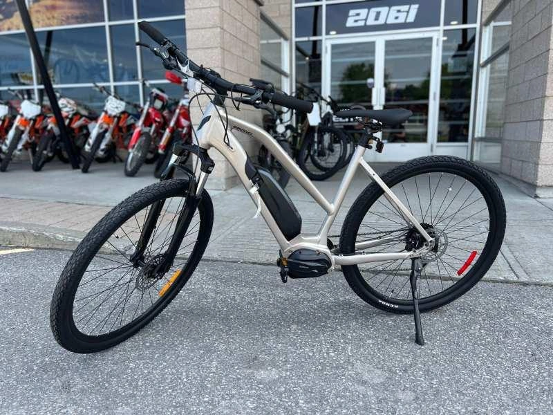 Devinci E-milano St E5000 L 2024 alt
