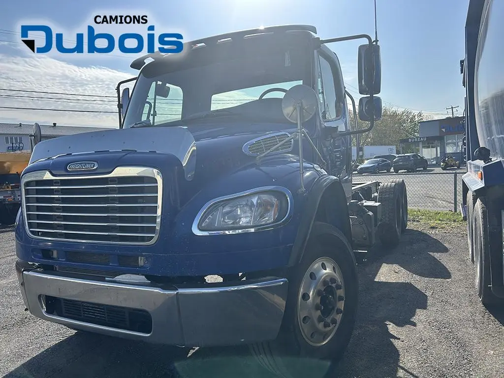 2016 Freightliner M2-106