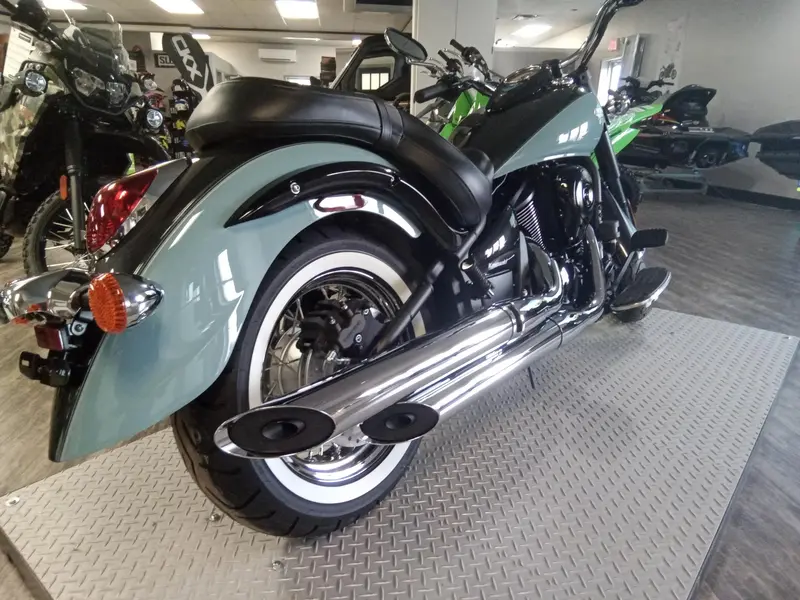 2025 Kawasaki VULCAN 900 CLASSIC