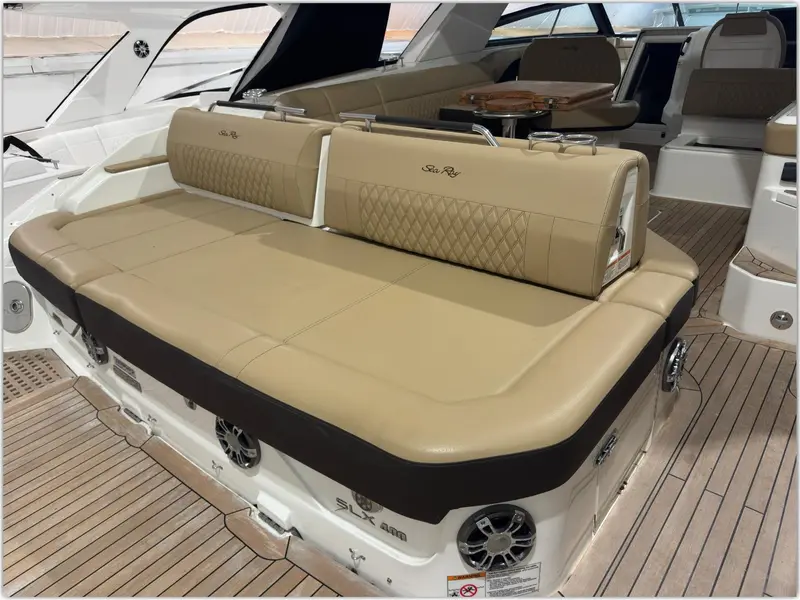 Sea Ray SLX 400 2021