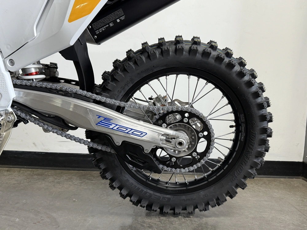 2025 Husqvarna Te 300 Heritage *2.99% Sur 60 Mois alt