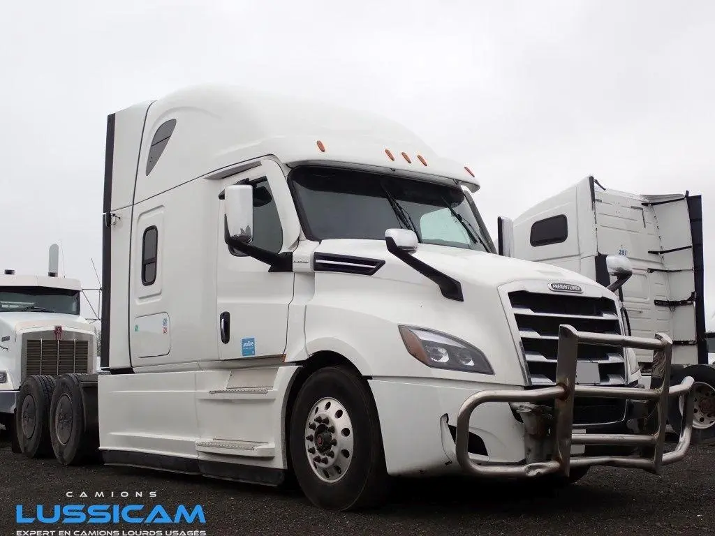 2020 Freightliner CASCADIA