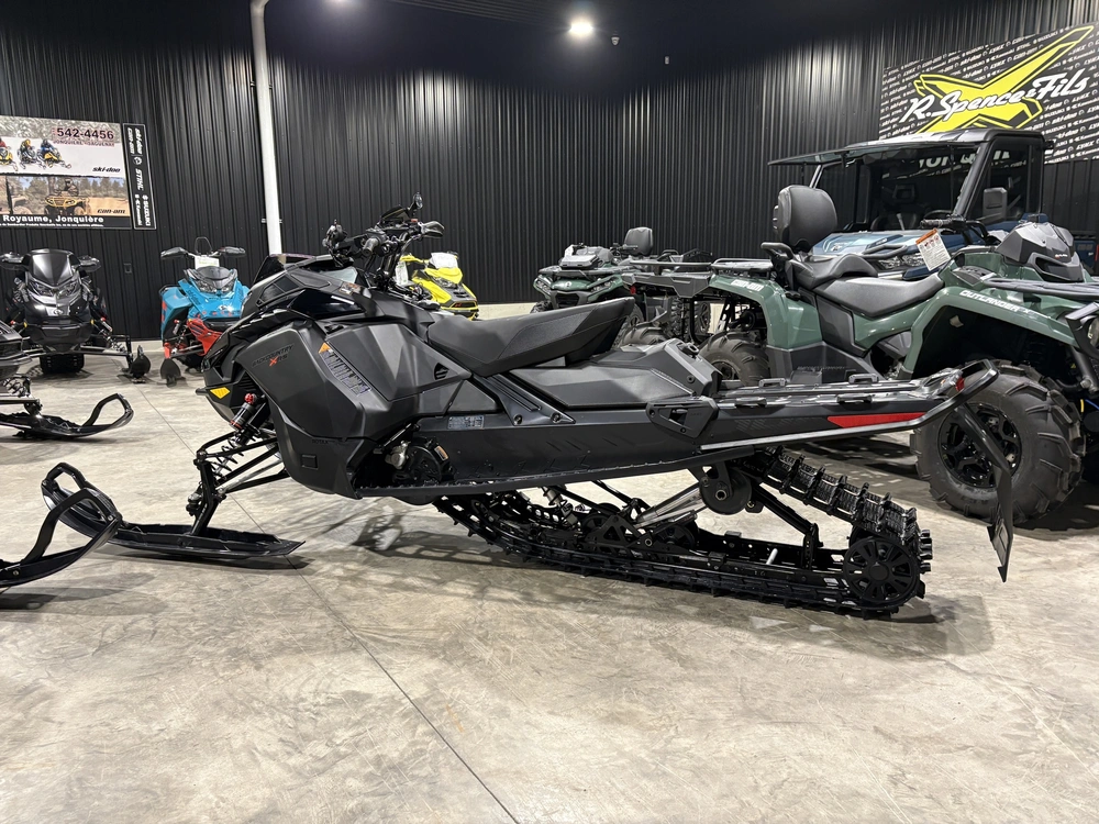 Brp Backcountry X-rs 146 (43'') 850 E-tec Ice Storm 150 1.5'' E.s. W/ 10.25'' Touchscreen 2025 2025 alt