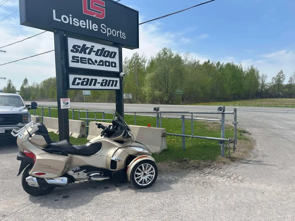 2017 Can-Am SPYDER RT-LTD / CHROME