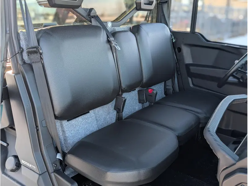 2026 Can-Am Defender DPS CAB HD9
