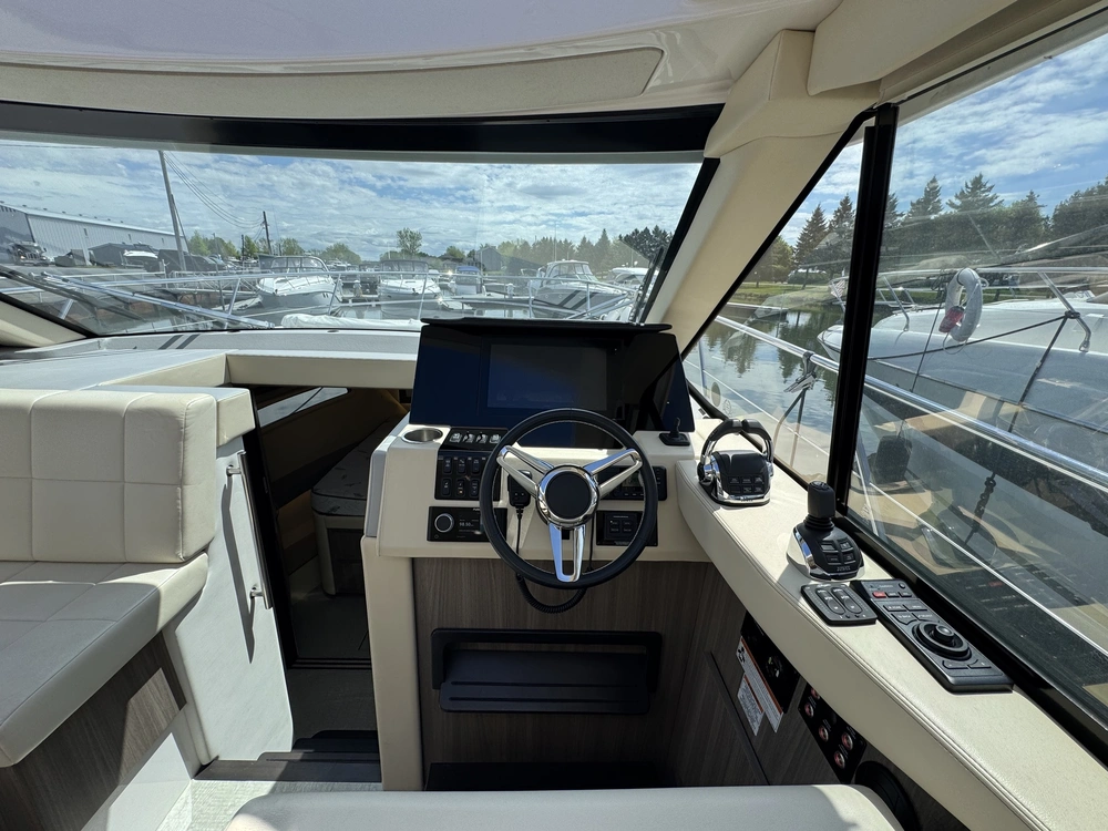 2020 Regal 38 Grande Coupe (diesel) alt