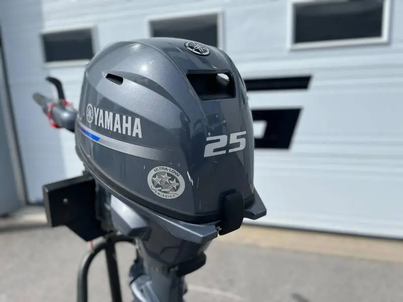 Yamaha F25LWHC 2023