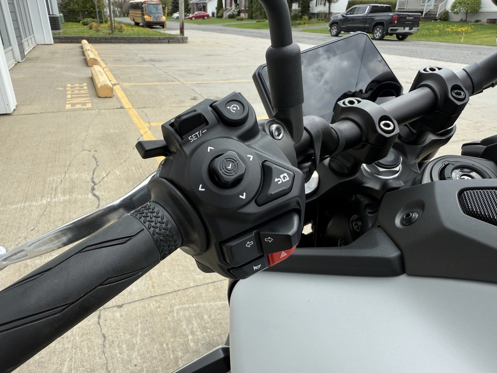 2025 Yamaha Mt-09 alt