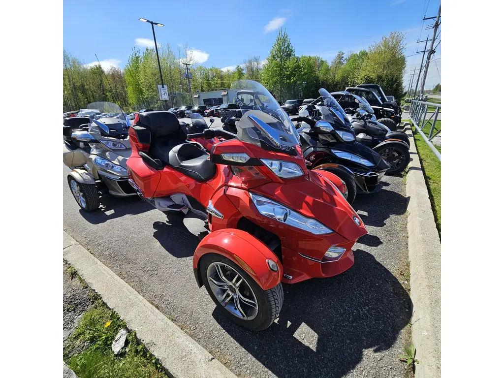 2011 Can-Am CAN-AM SPYDER RT-S
