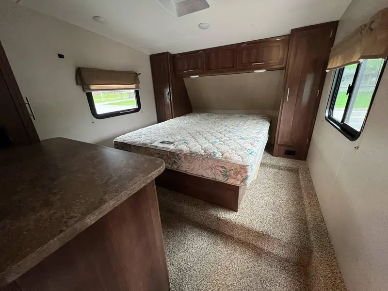 2018 KEYSTONE CROSSROADS VOLANTE 270BH **EN SUPERBE CONDITION!!**