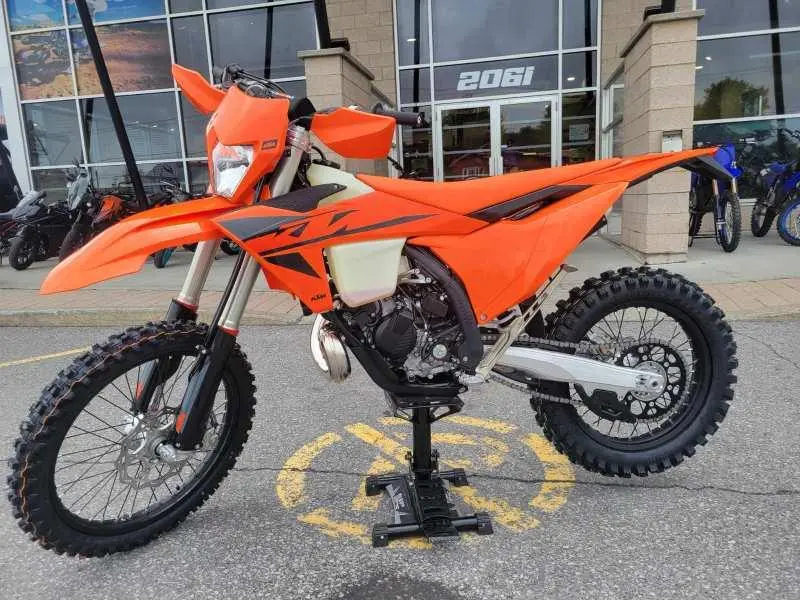 2025 KTM 150 XC-W thumbnail 3