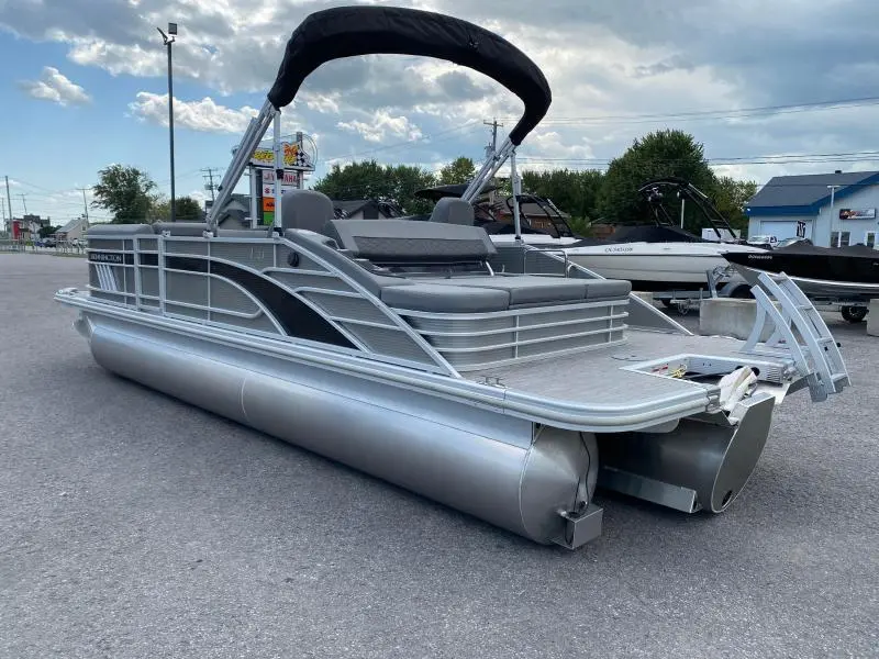 Bennington Marine L23 SWINGBACK 3T SPS+ 2023