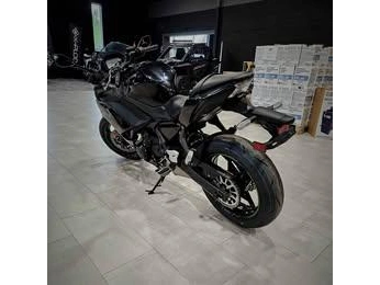 Kawasaki Ninja 650 2025 alt