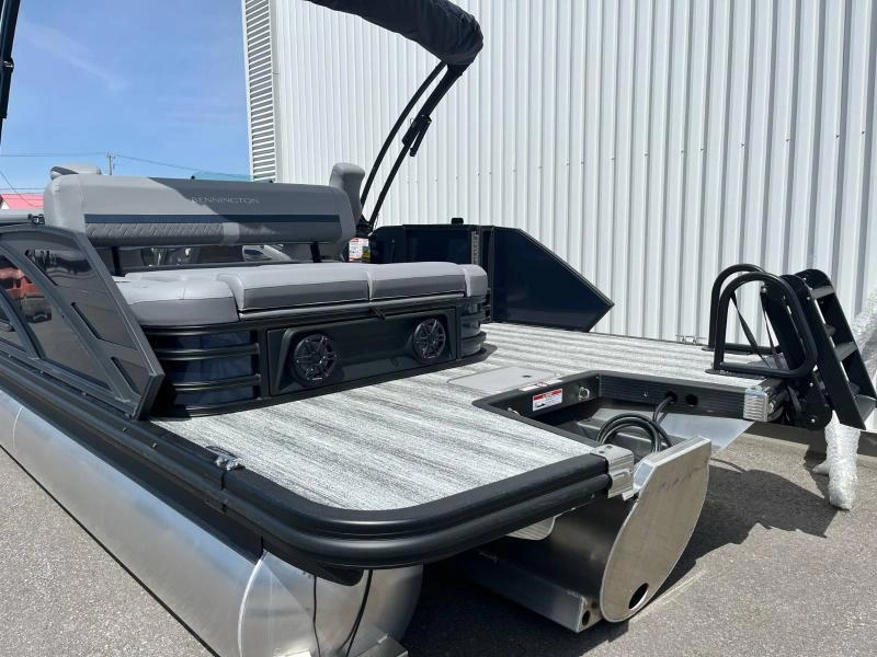 Bennington Marine M22 Swingback Luxe 3t / F200 2025 alt
