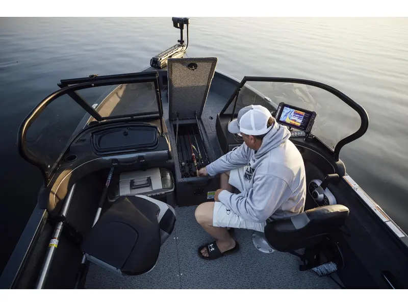 Crestliner 1750 HAWK WT JUMPSEAT - Gun Metal 2025