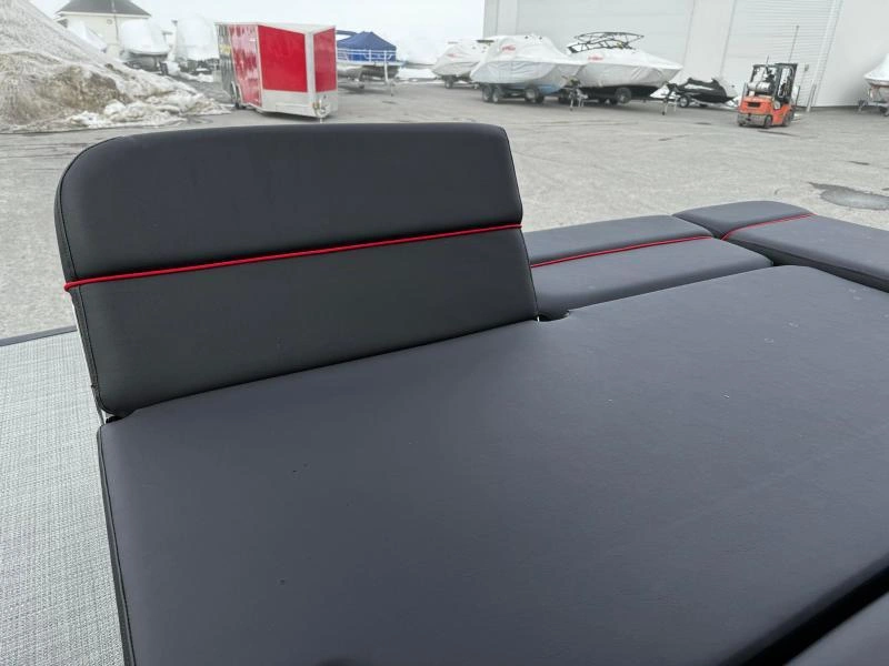 Bennington Marine Rx23 Sport Swingback Demo 2024 alt