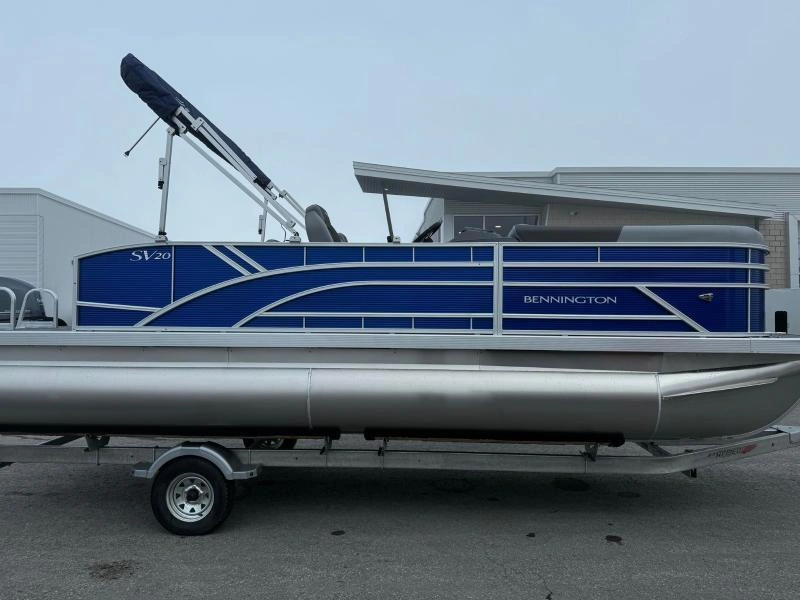 Bennington Marine S20 Swingback 2t 2024 alt
