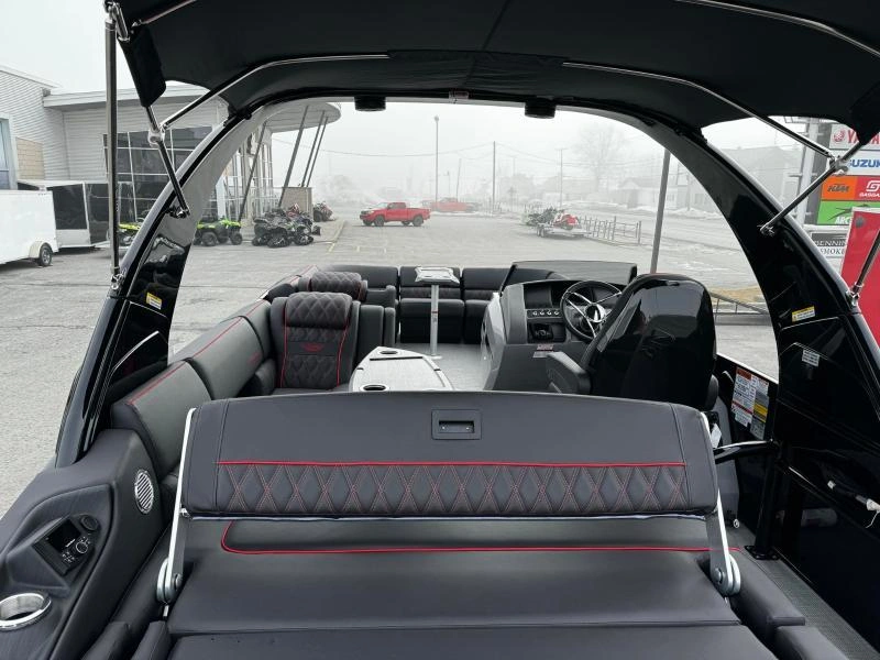 2024 Bennington Marine Rx23 Sport Swingback Demo alt