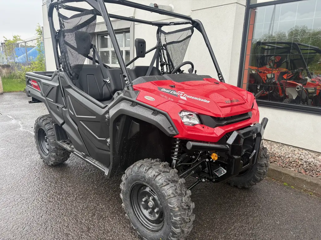 2025 Honda Pioneer 1000 3 places